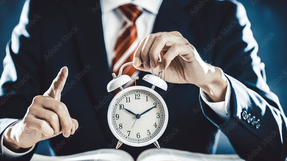 会社員でもできる週末起業の始め方｜リスクを抑えて収入を増やす成功ステップ